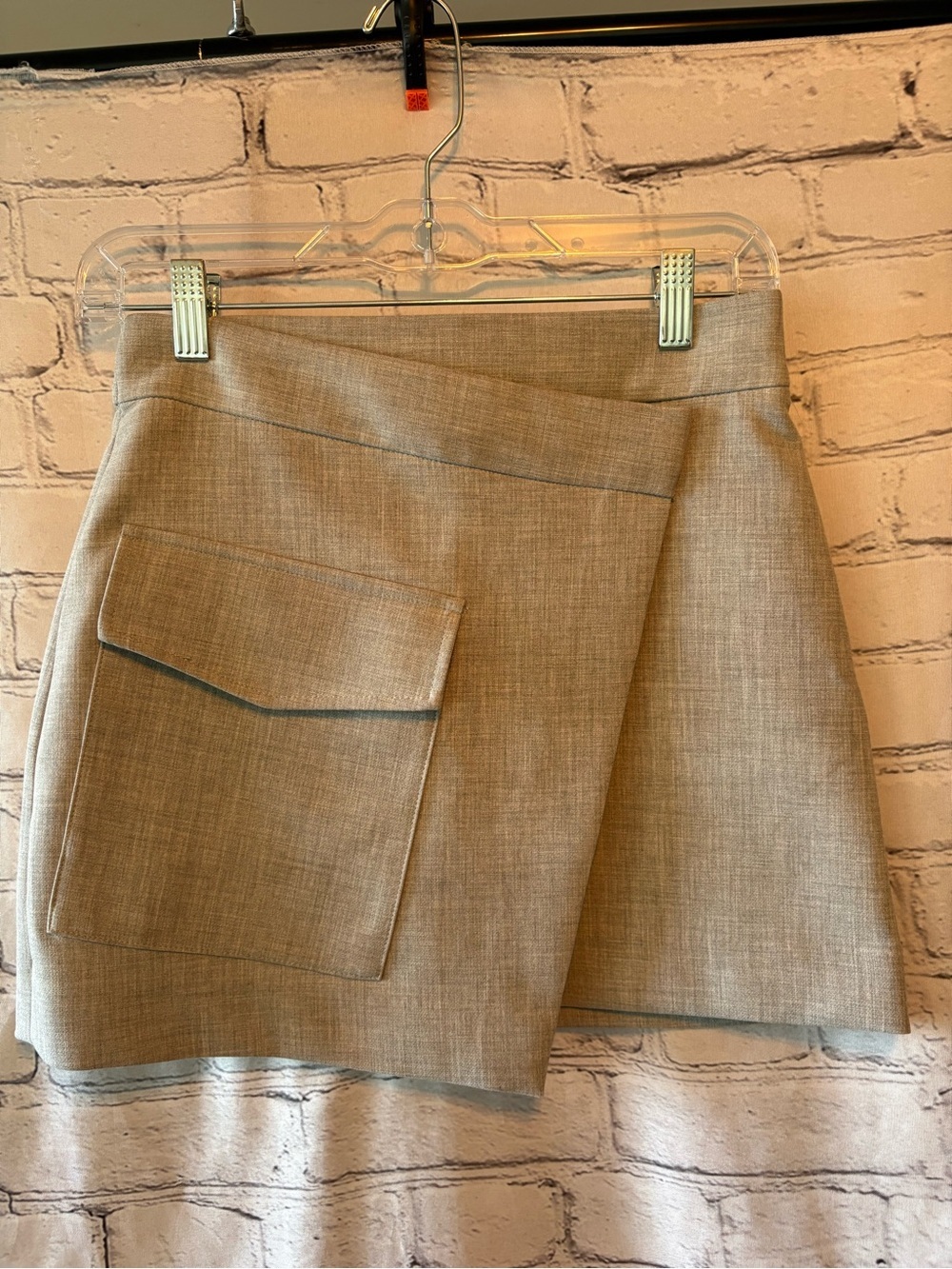 Aritzia Babaton Happy Hour Skirt Size 2 Wrap Mini Asymmetrical Cargo - Picture 2 of 15
